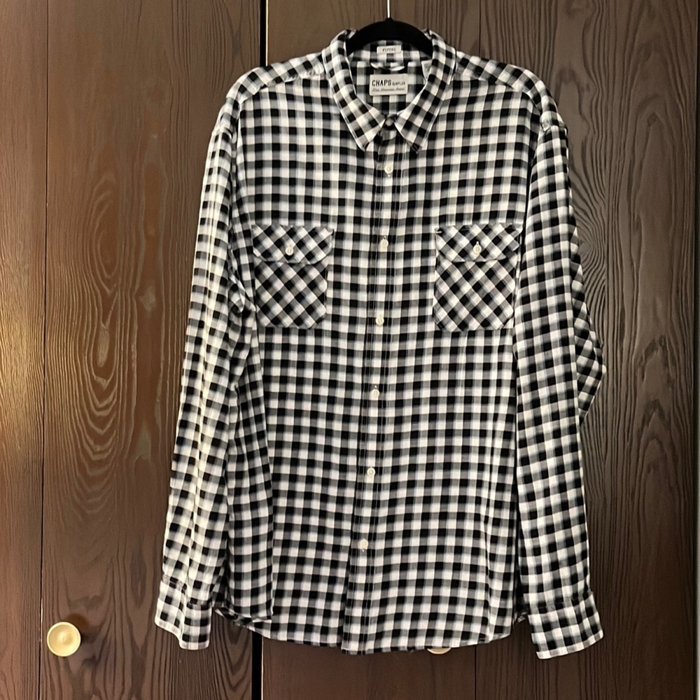 Chaps fitted, long sleeved men’s shirt. Size XXL